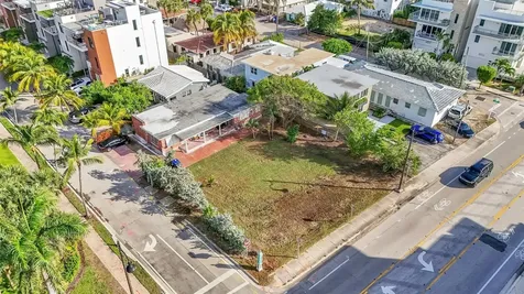 356 Balboa Street Hollywood FL 33019