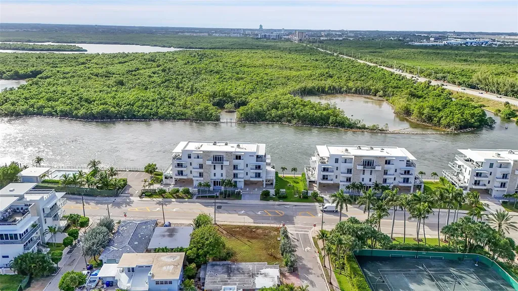 356 Balboa Street Hollywood FL 33019