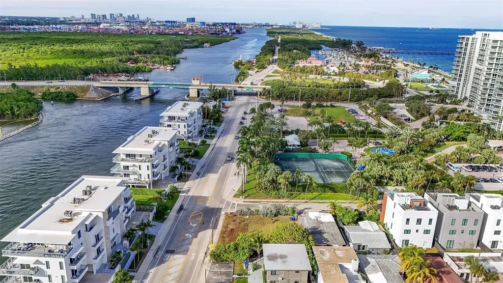 356 Balboa Street Hollywood FL 33019