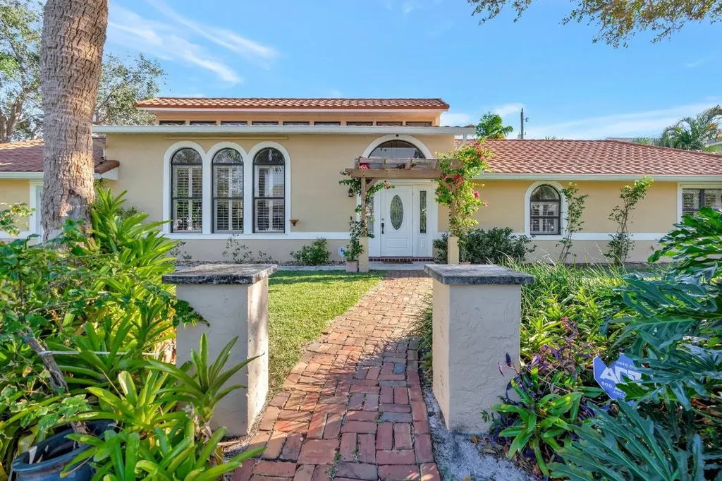 9036 SE Mars Street Hobe Sound FL 33455