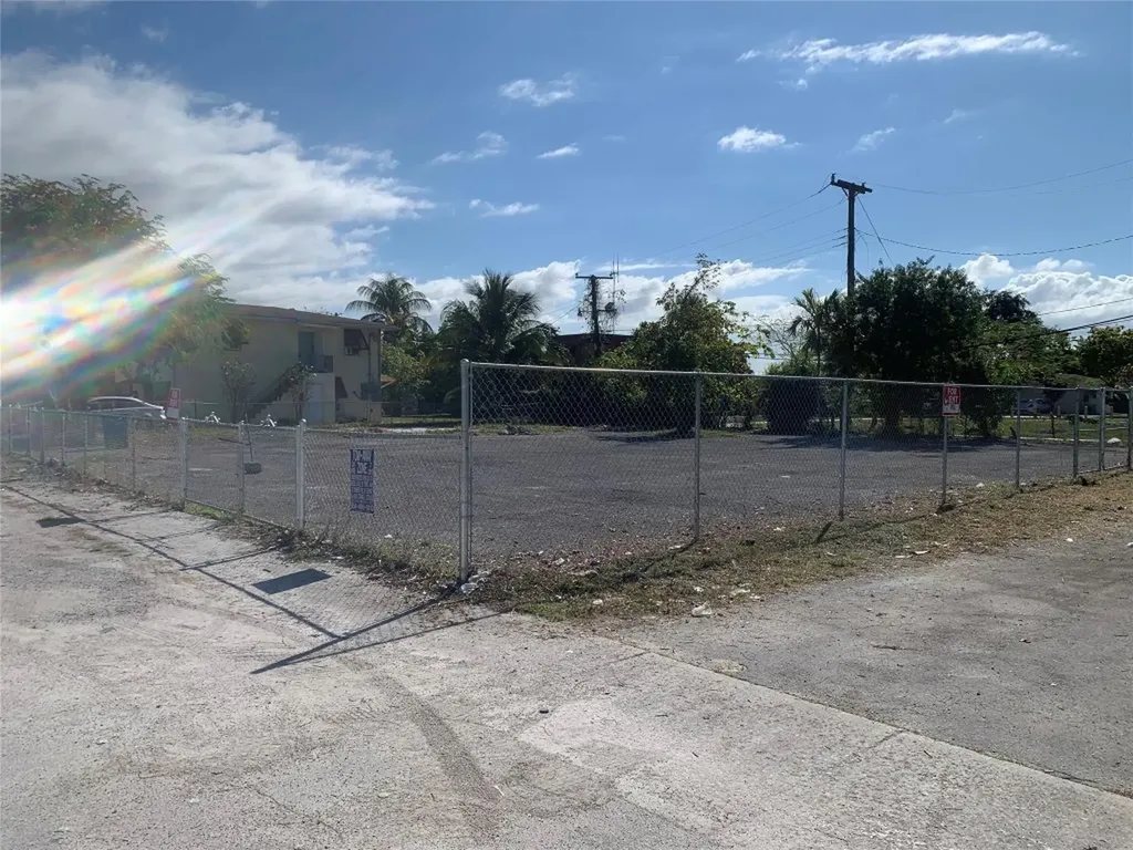 5928 Wiley Street Hollywood FL 33023