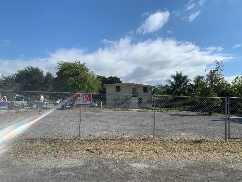 5928 Wiley Street Hollywood FL 33023