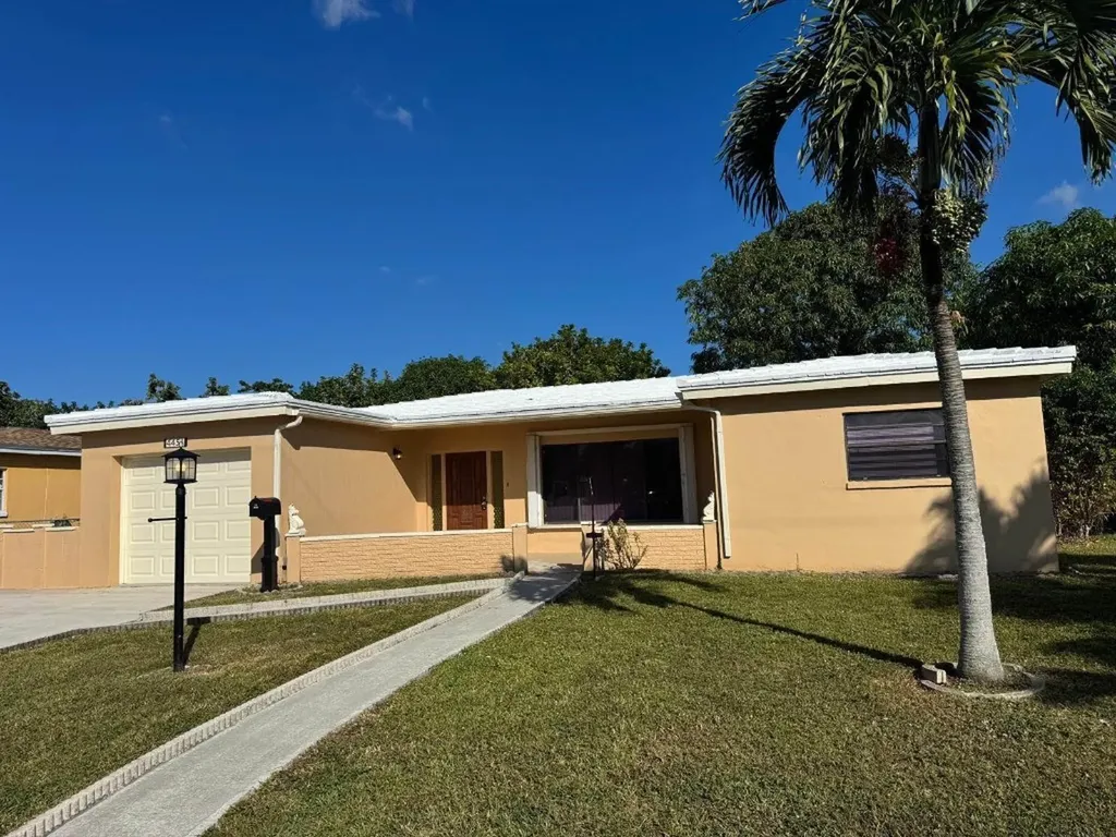 4451 NW 43rd Court Lauderdale Lakes FL 33319