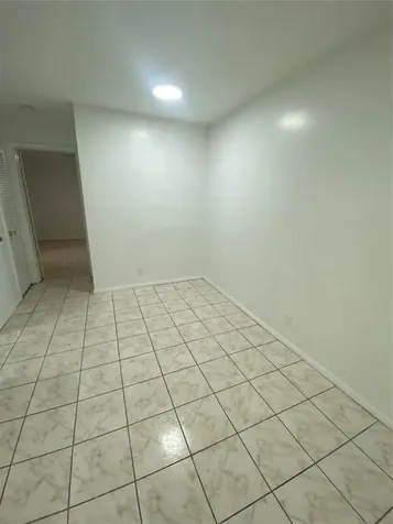 4021 NW 30th Terrace Lauderdale Lakes FL 33309