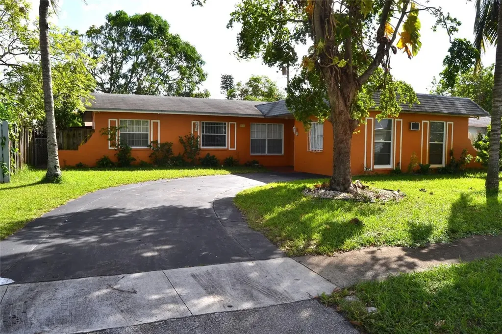 4380 NW 32nd Court Lauderdale Lakes FL 33319