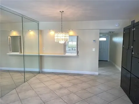 9410 N Hollybrook Lake Drive Pembroke Pines FL 33025