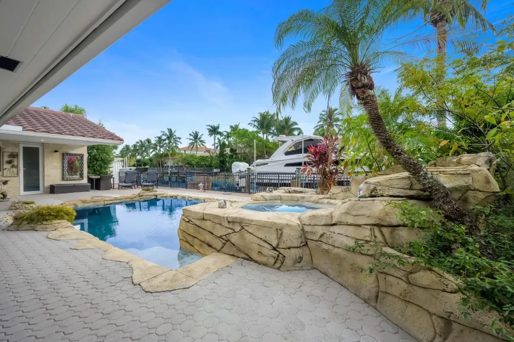 1134 Washington Street Hollywood FL 33019