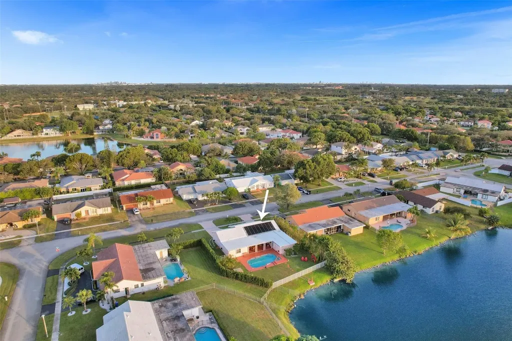 915 NW 133rd Avenue Sunrise FL 33325