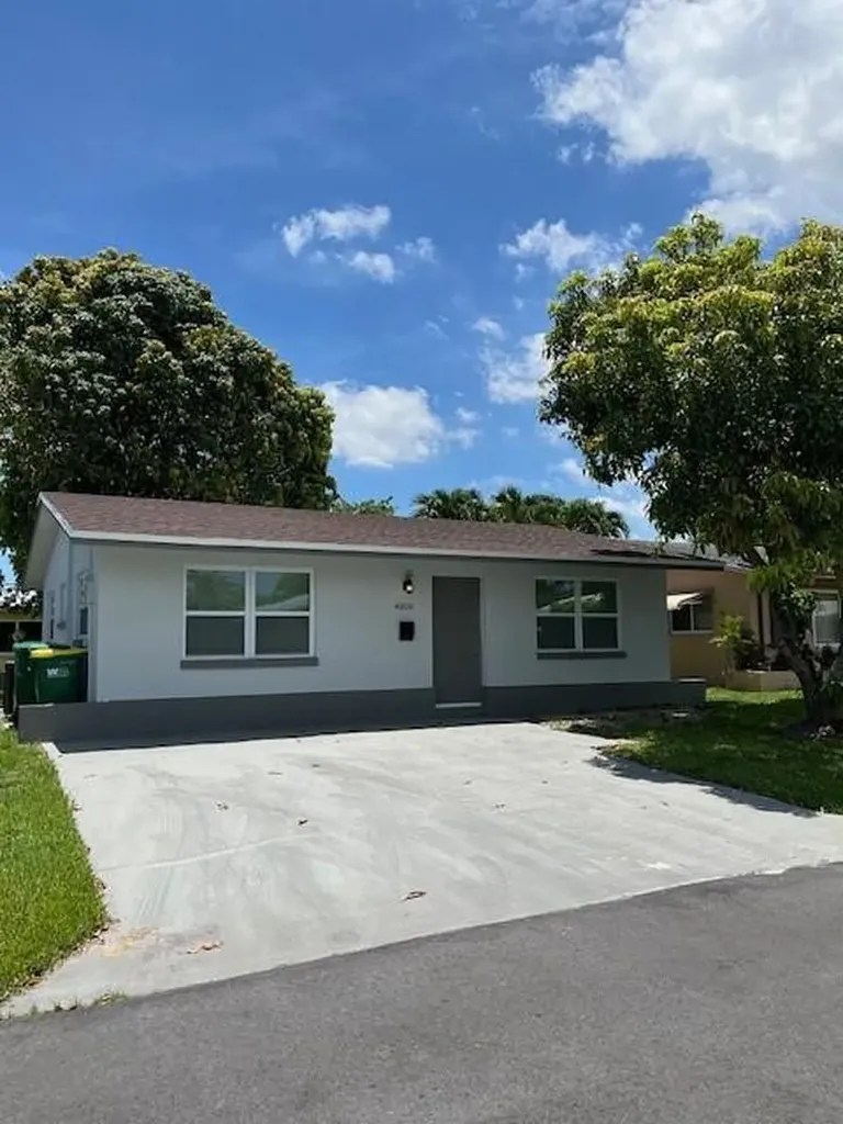 4806 NW 48th Avenue Tamarac FL 33319