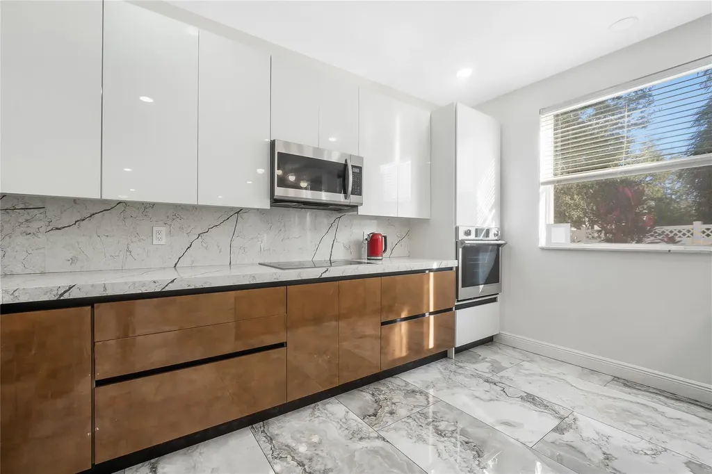 9526 NW 52nd Place Coral Springs FL 33076