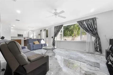9526 NW 52nd Place Coral Springs FL 33076