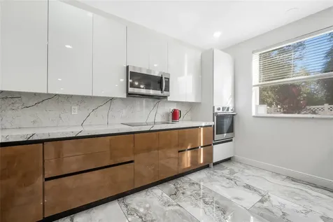 9526 NW 52nd Place Coral Springs FL 33076