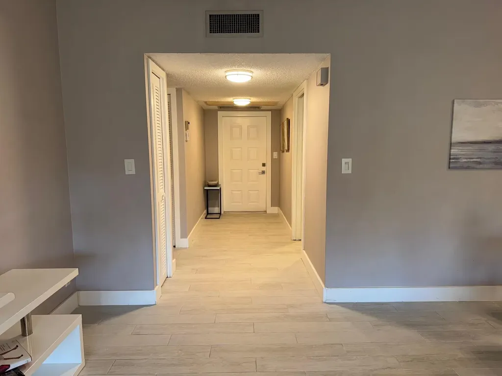 545 Oaks Lane Pompano Beach FL 33069