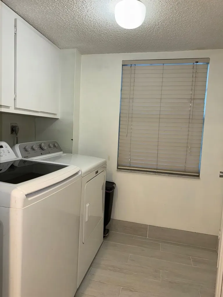 545 Oaks Lane Pompano Beach FL 33069