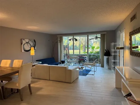 545 Oaks Lane Pompano Beach FL 33069