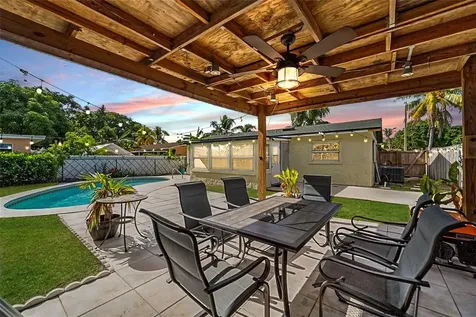 520 SW 72nd Terrace North Lauderdale FL 33068