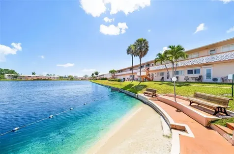 1015 SW 11th Avenue Hallandale Beach FL 33009