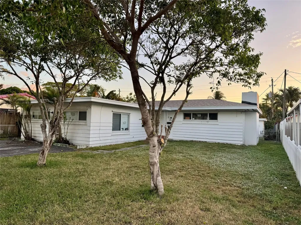 1711 N 17th Court Hollywood FL 33020