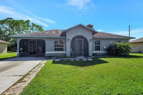 2836 Indian Street Fort Myers FL 33916