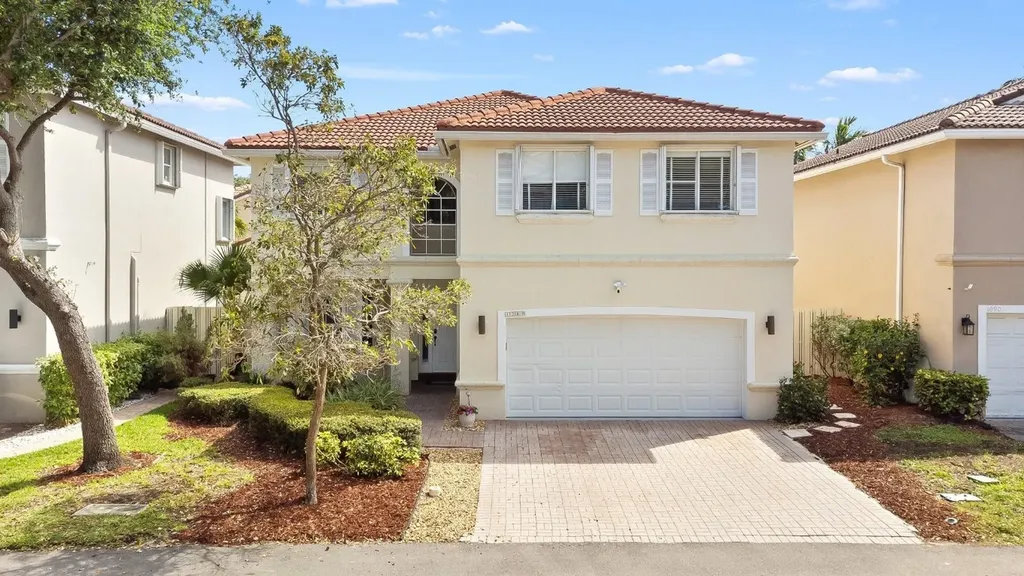 1080 Lyontree Street Hollywood FL 33019