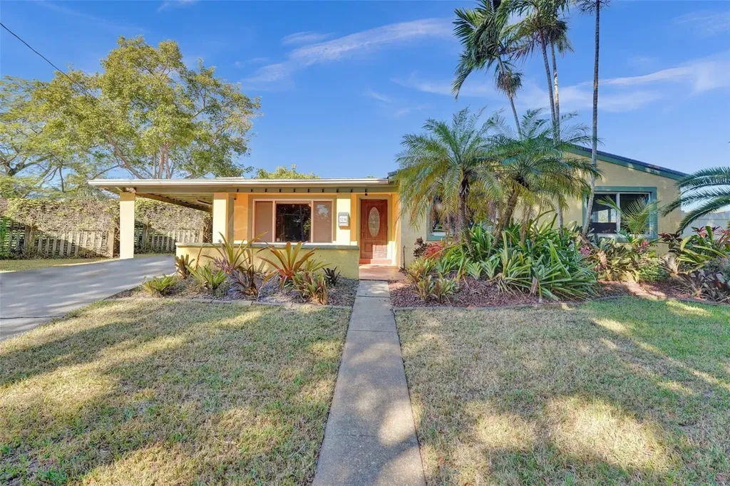 1334 N 30th Road Hollywood FL 33021