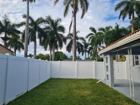 906 NE 3 Street Hallandale Beach FL 33009