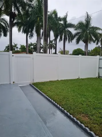 906 NE 3 Street Hallandale Beach FL 33009