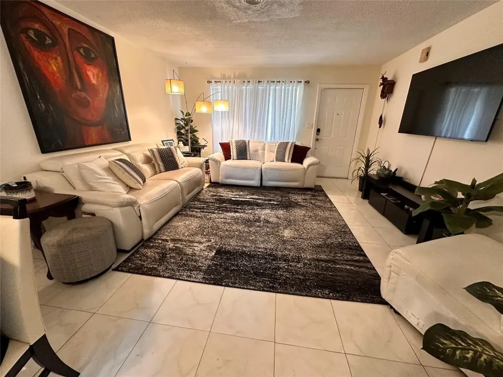3390 NW 36th Avenue Lauderdale Lakes FL 33309