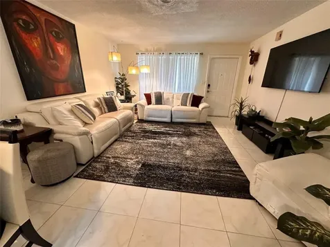 3390 NW 36th Avenue Lauderdale Lakes FL 33309