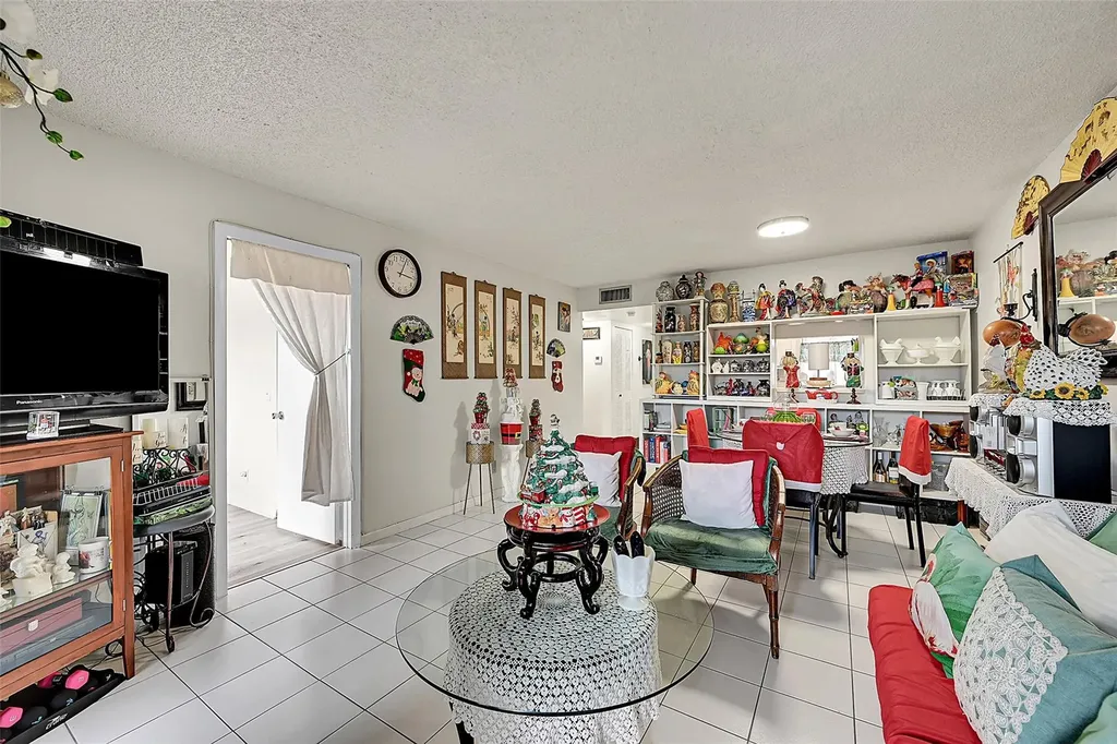 10442 Sunrise Lakes Boulevard Sunrise FL 33322