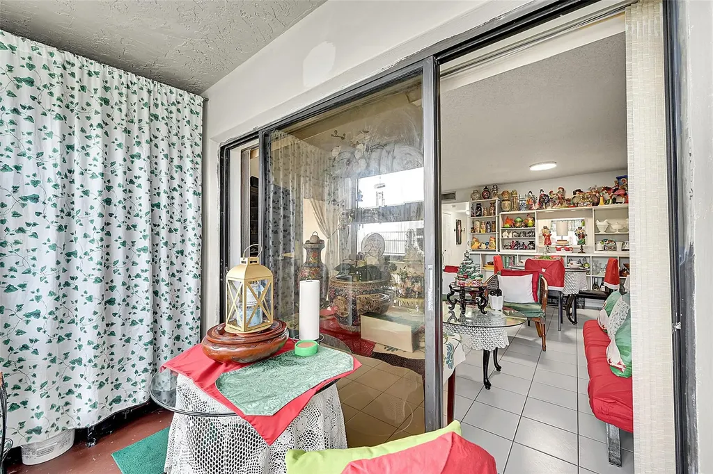 10442 Sunrise Lakes Boulevard Sunrise FL 33322