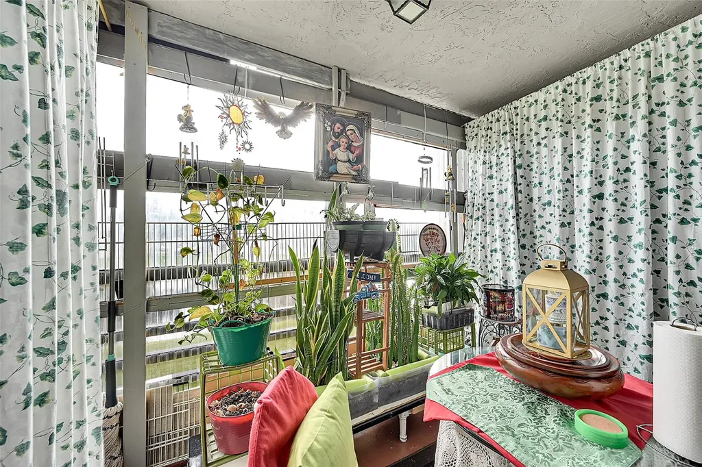 10442 Sunrise Lakes Boulevard Sunrise FL 33322