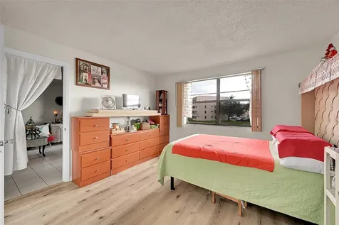 10442 Sunrise Lakes Boulevard Sunrise FL 33322