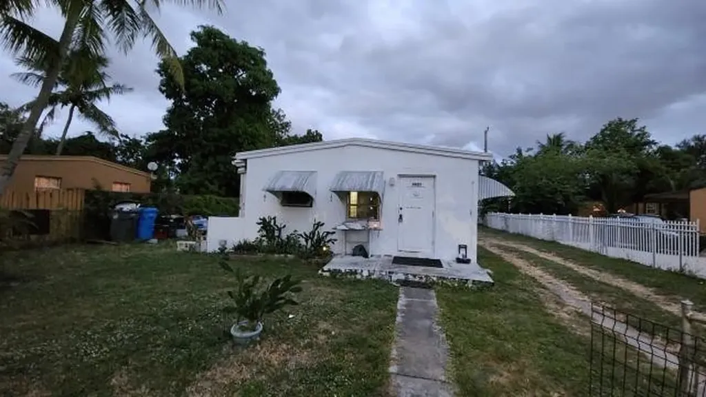 3621 SW 48th Avenue Hollywood FL 33023