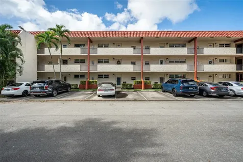 8930 S Hollybrook Boulevard Pembroke Pines FL 33025
