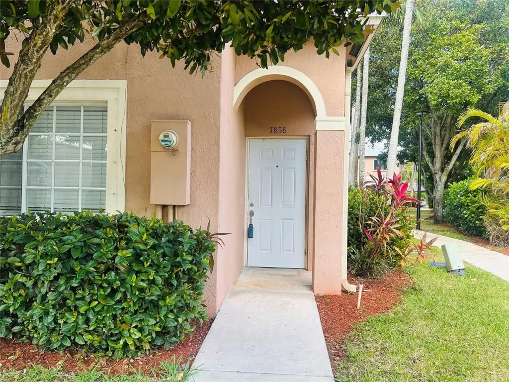 7858 Catalina Circle Tamarac FL 33321