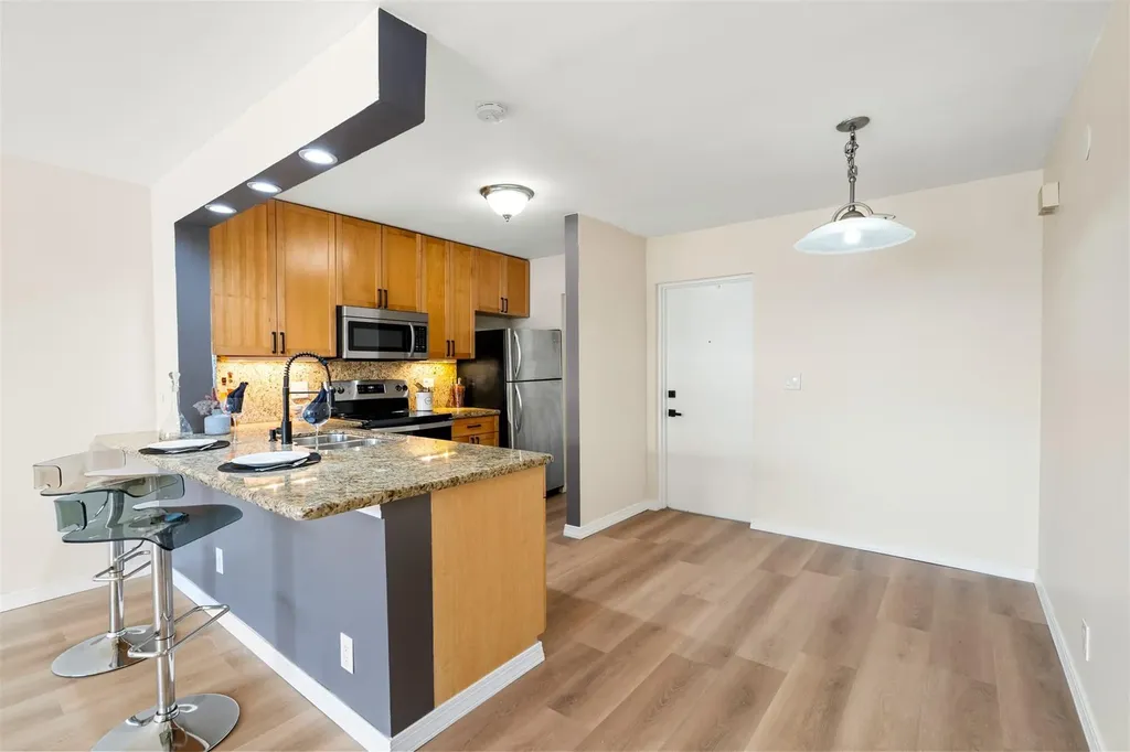 2420 SE 17 Fort Lauderdale FL 33019