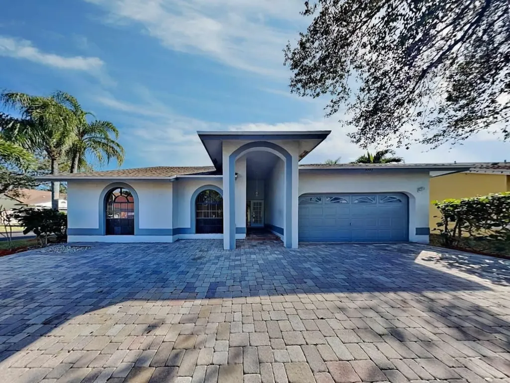 5347 NW 99th Lane Coral Springs FL 33076