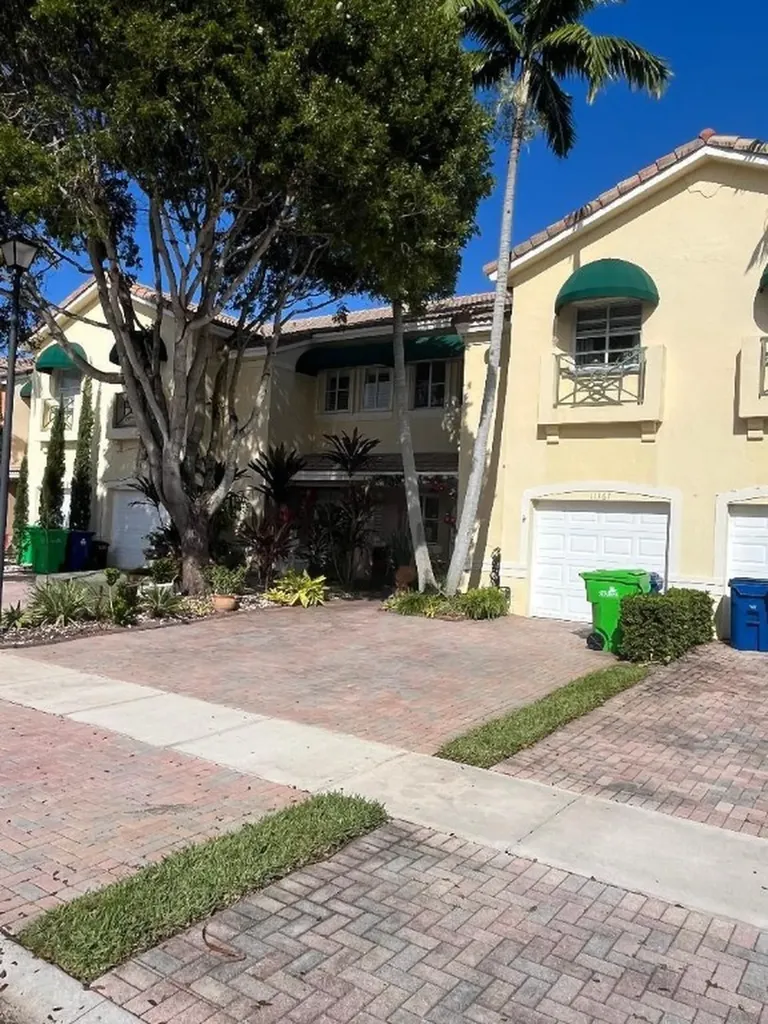 11367 NW 34th Place Sunrise FL 33323