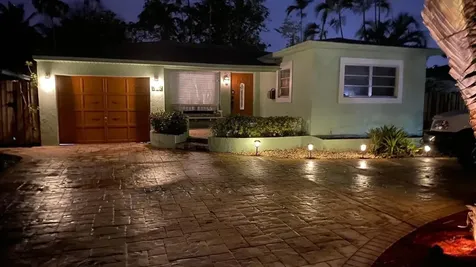 425 S 26th Avenue Hollywood FL 33020