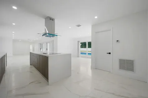 19930 NE 20th Court Miami FL 33179