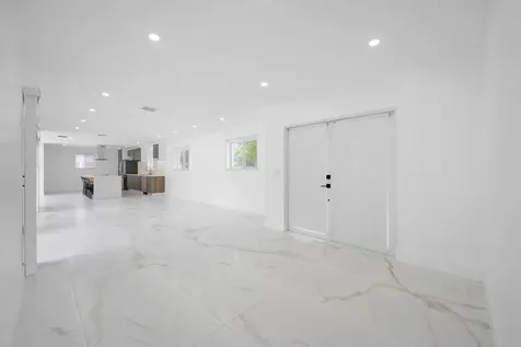 19930 NE 20th Court Miami FL 33179