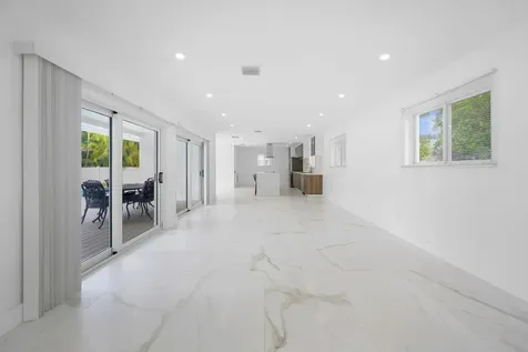 19930 NE 20th Court Miami FL 33179