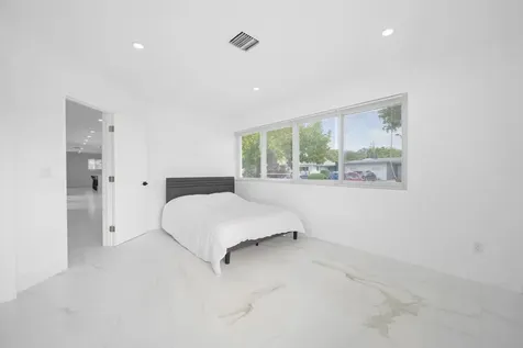 19930 NE 20th Court Miami FL 33179