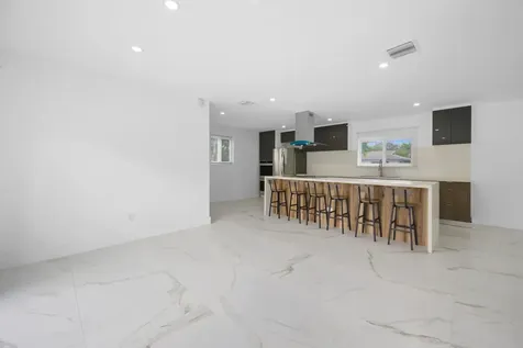 19930 NE 20th Court Miami FL 33179