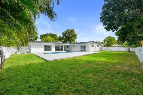 19930 NE 20th Court Miami FL 33179