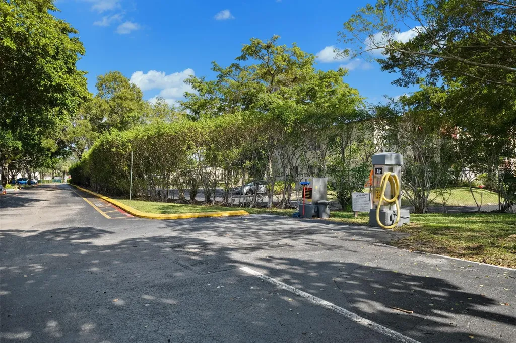 371 87th Terrace Plantation FL 33324