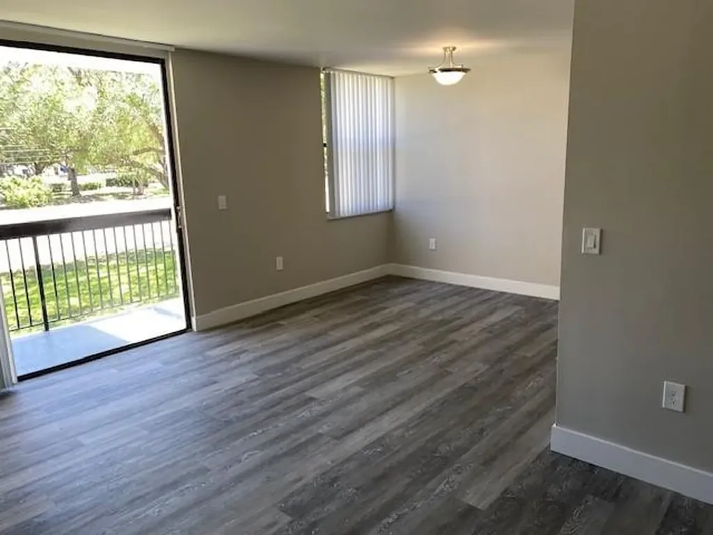 371 87th Terrace Plantation FL 33324