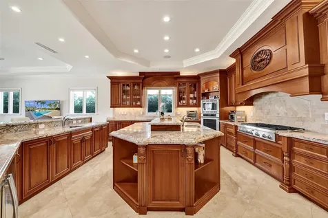642 Palm Drive Hallandale Beach FL 33009