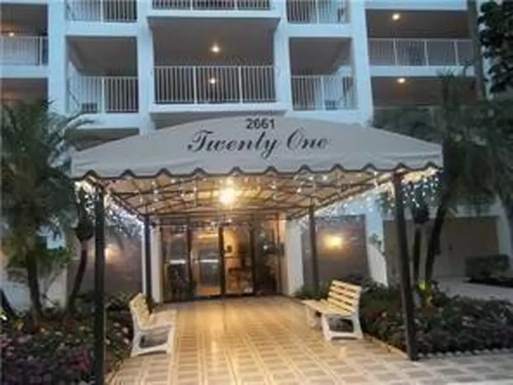 2661 S Course Drive Pompano Beach FL 33069